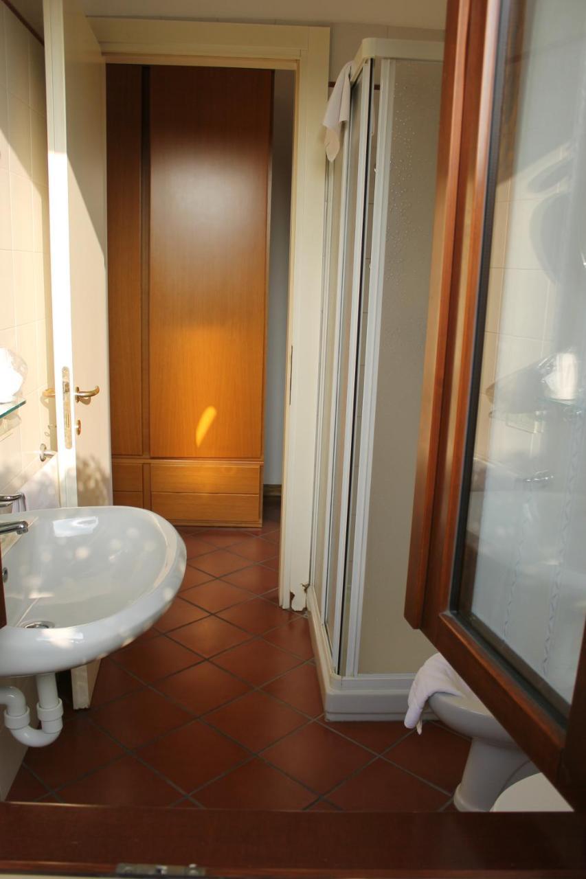 Albergo La Scaletta Канту Экстерьер фото
